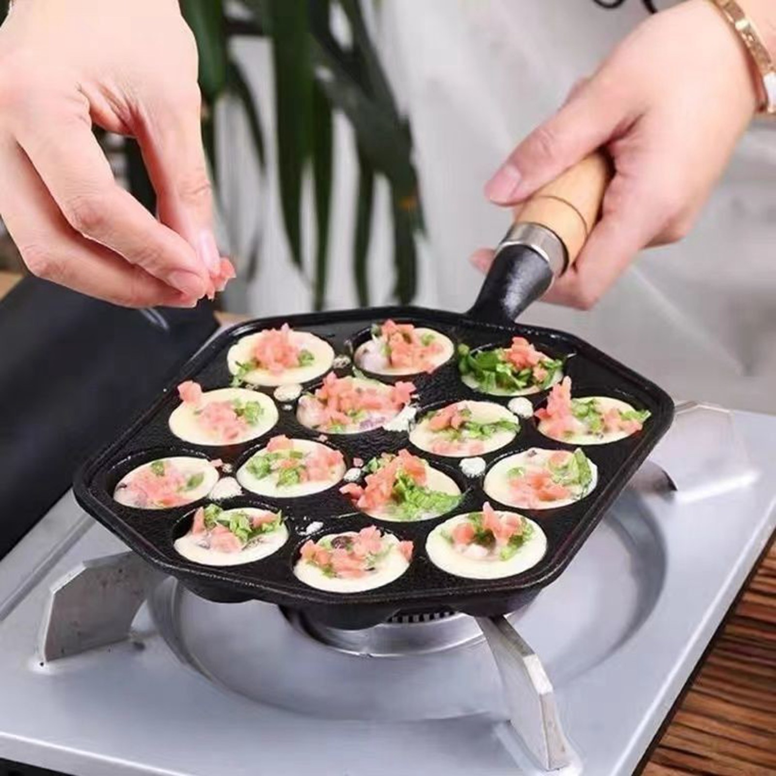 Takoyaki Pan Cast - กระทะย่างทาโกะยากิทําความสะอาดง่ายเหล็กหล่อ Octopus Meat Ball Mould Maker